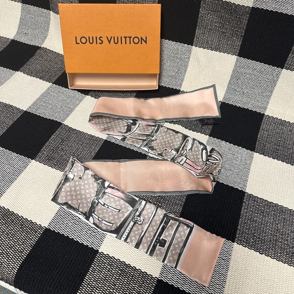 Louis Vuitton nwot 100% silk bandeau poodle rose grey logo thin bag trunk scarf - Picture 6 of 8